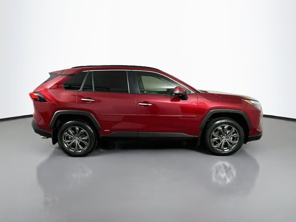 Used 2022 Toyota RAV4 Limited AWD/4WD image 4