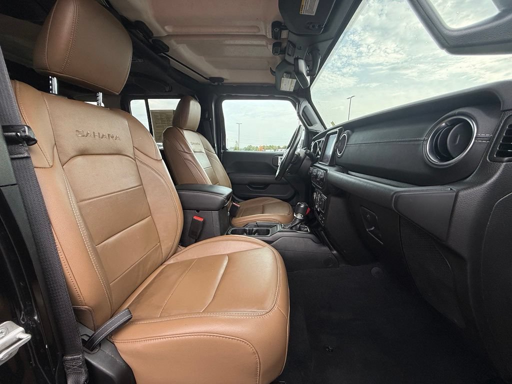 Used 2023 Jeep Wrangler Unlimited Sahara w/ Cold Weather Group AWD/4WD image 29