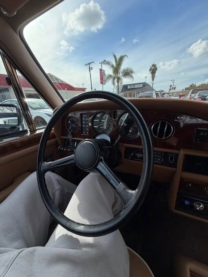 Used 1988 Rolls-Royce Silver Spur image 12