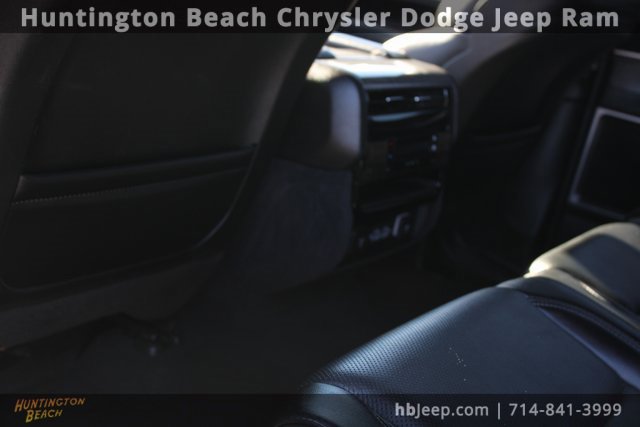 Used 2022 Jeep Wagoneer Series III image 39
