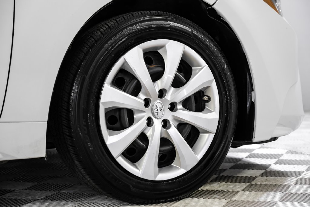 Used 2020 Toyota Corolla LE FWD image 54