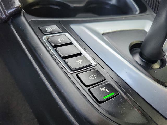 Used 2016 BMW M4 Convertible RWD image 12