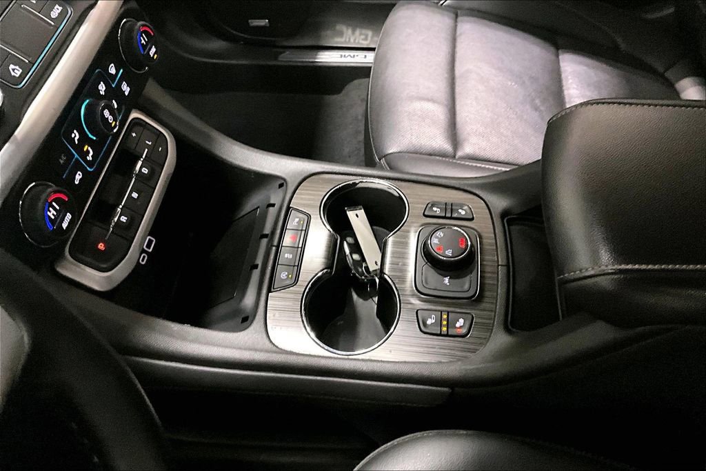 Used 2023 GMC Acadia SLT image 18