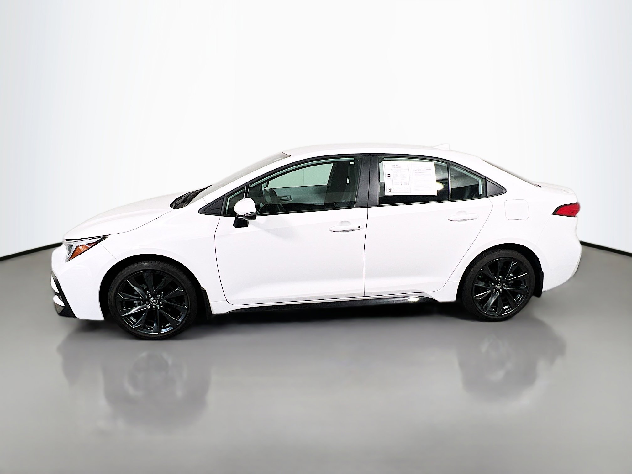 Used 2024 Toyota Corolla SE FWD image 9
