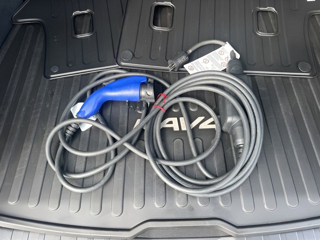 Used 2021 Toyota RAV4 SE image 27