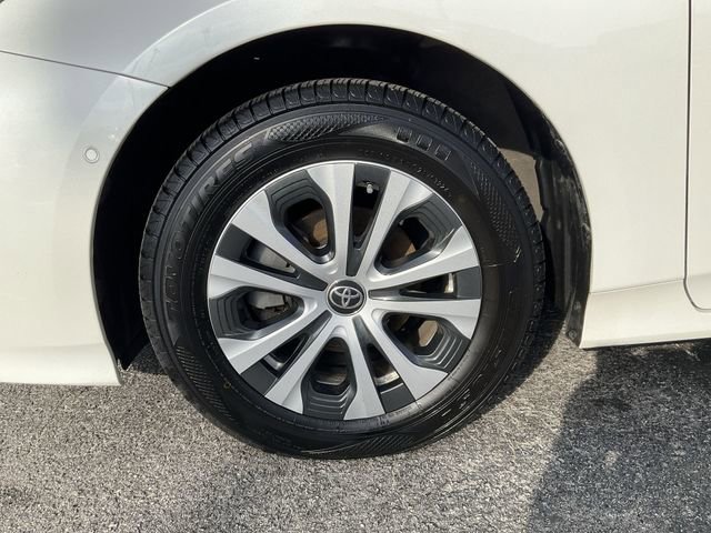 Used 2019 Toyota Prius XLE image 7
