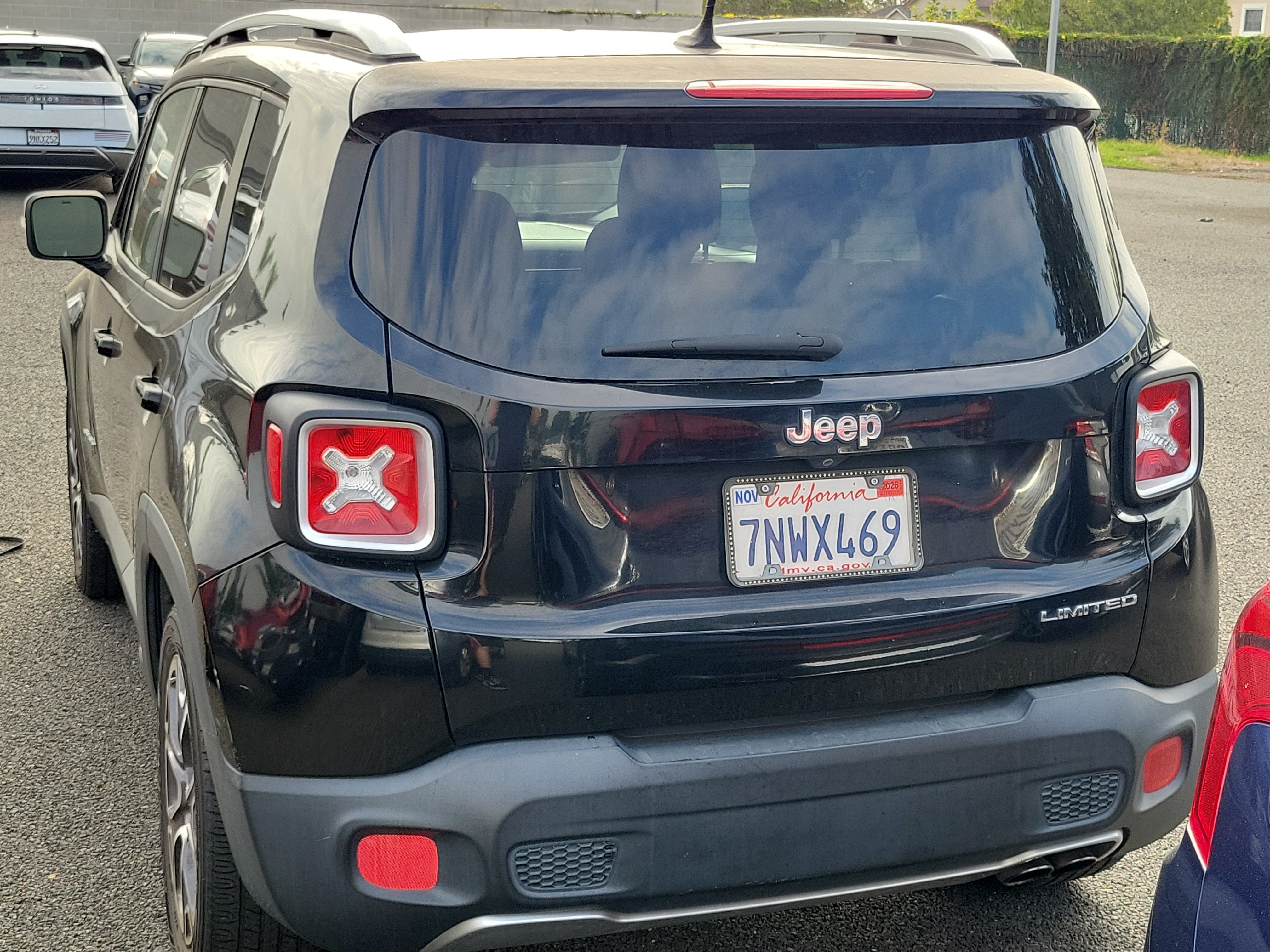Used 2015 Jeep Renegade Limited FWD image 25