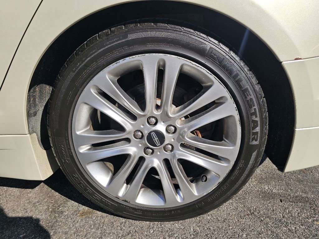 Used 2015 Lincoln MKZ AWD image 16