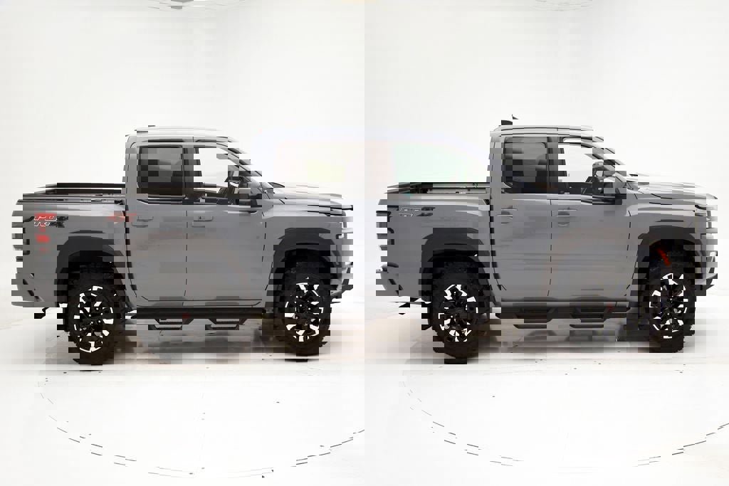 Used 2023 Nissan Frontier PRO-4X w/ Pro Convenience Package image 2