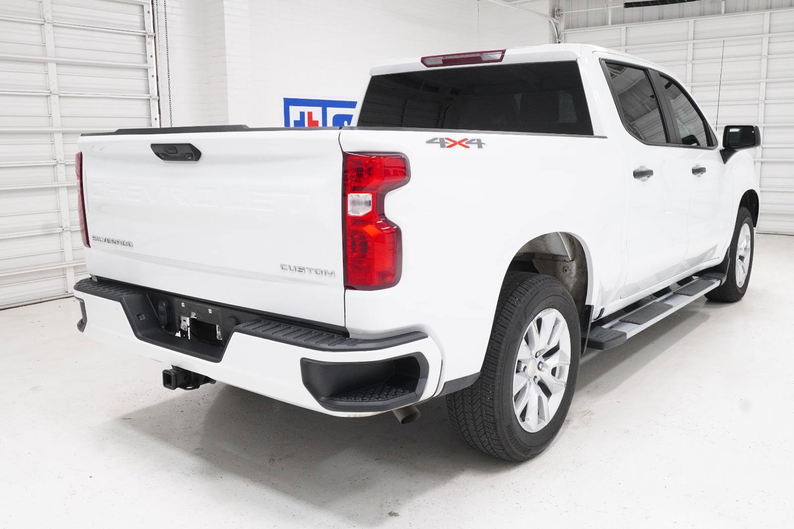 Used 2024 Chevrolet Silverado 1500 Custom AWD/4WD image 5