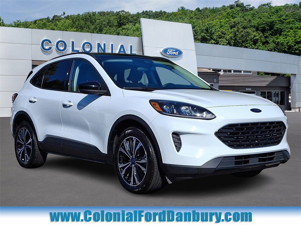 Used 2022 Ford Escape SE w/ SE Sport Appearance Package