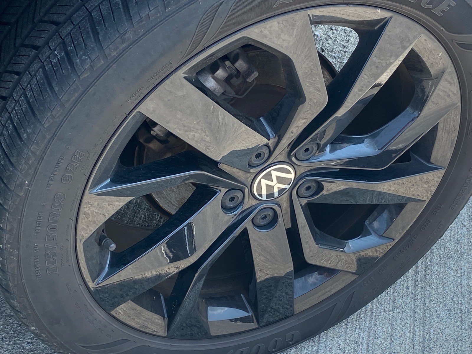 Certified 2023 Volkswagen Taos SE w/ Black Wheel Package FWD image 18