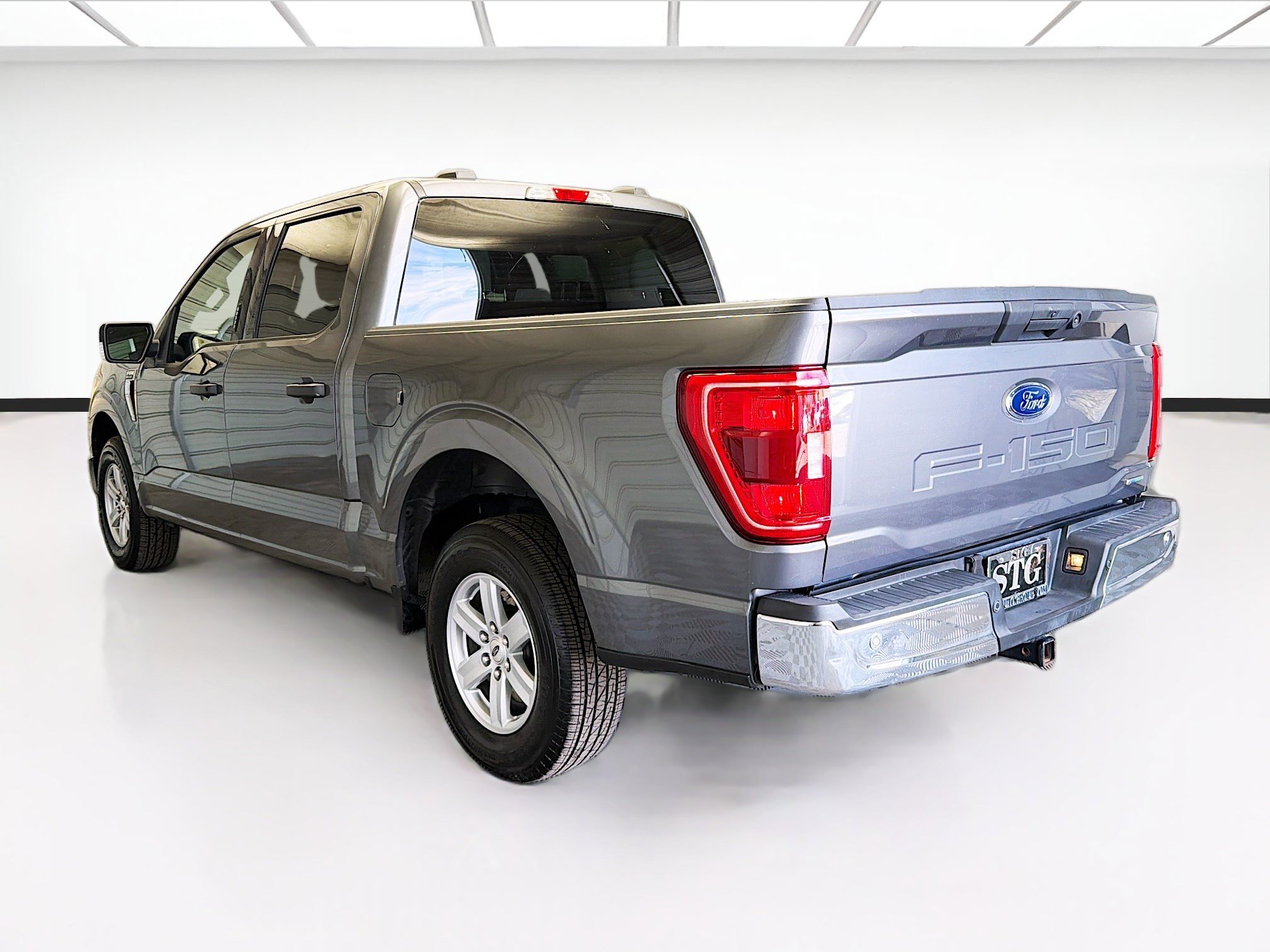 Used 2021 Ford F150 XLT w/ Equipment Group 301A Mid RWD image 6