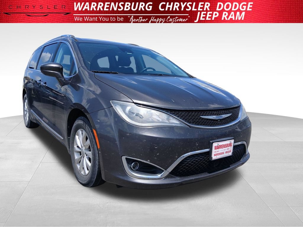 Used 2018 Chrysler Pacifica Touring-L w/ Advanced Safetytec Group FWD image 1