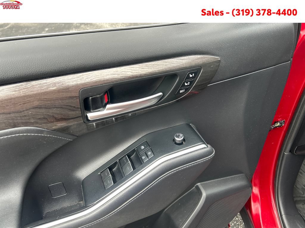 Certified 2020 Toyota Highlander Limited AWD/4WD image 13