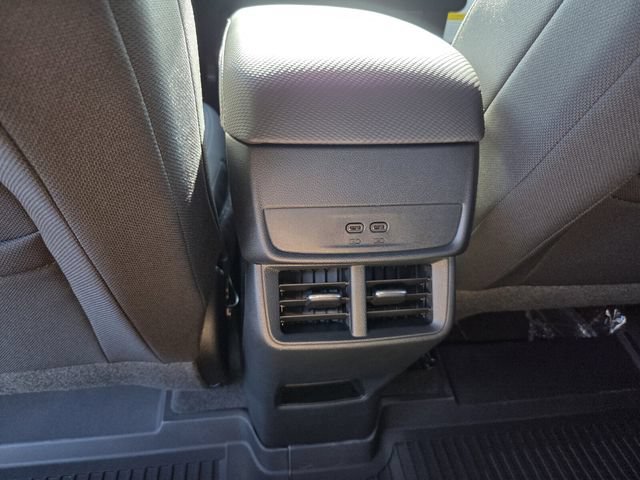 New 2027 Chevrolet Equinox LT w/ LPO, Floor Liner Package FWD image 11