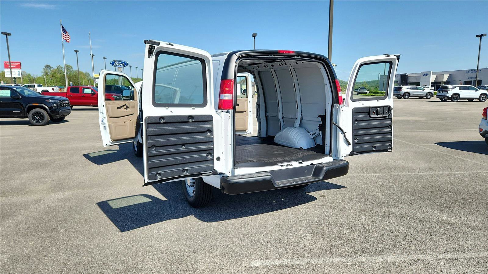 New 2026 Chevrolet Express 2500 Extended RWD image 7