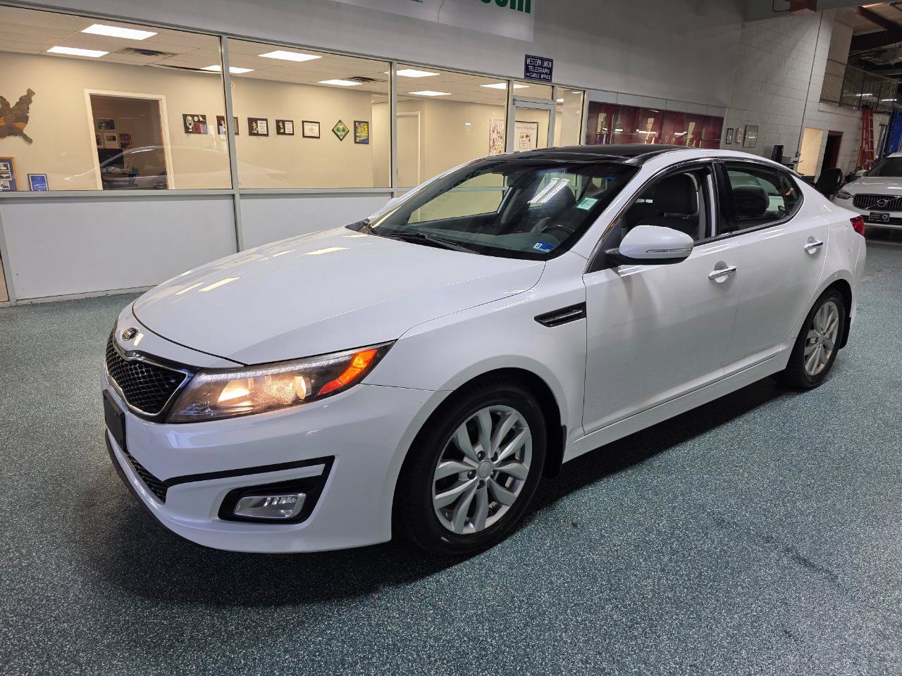 Used 2015 Kia Optima EX w/ EX Premium Package image 2