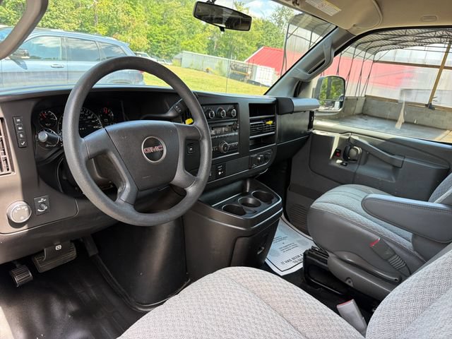 Used 2017 GMC Savana 2500 RWD image 13