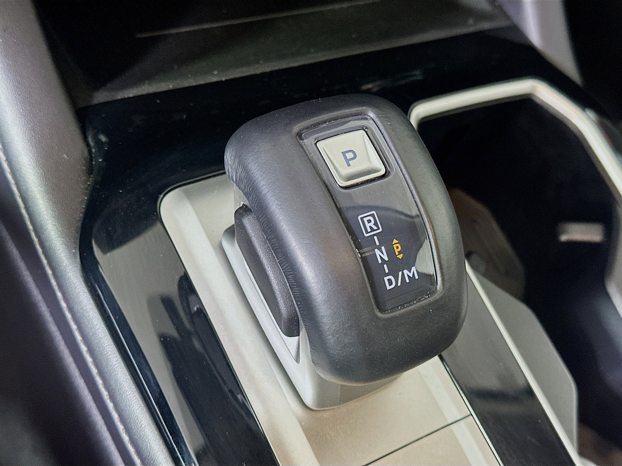 Used 2025 Mitsubishi Outlander SE image 24