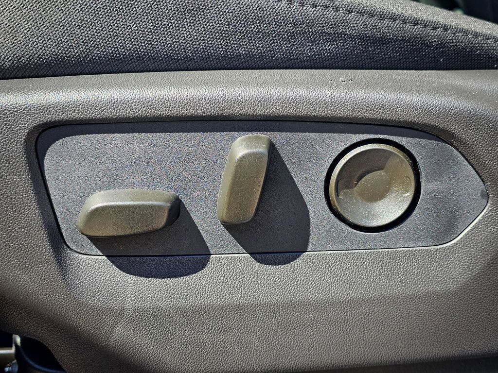 New 2026 GMC Sierra 2500 SLE image 15