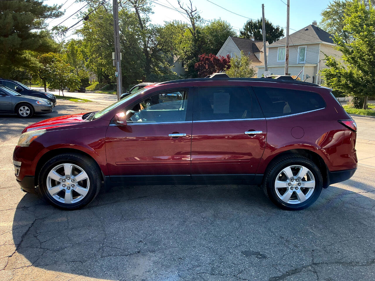 Used 2017 Chevrolet Traverse LT w/ Style and Technology Package image 6