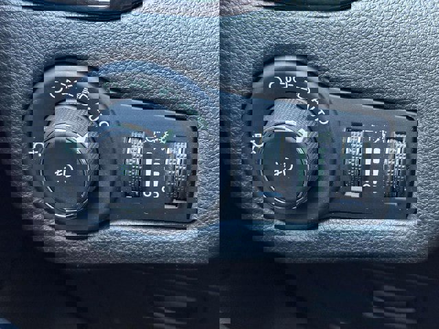 Used 2020 Jeep Cherokee Latitude Plus image 28