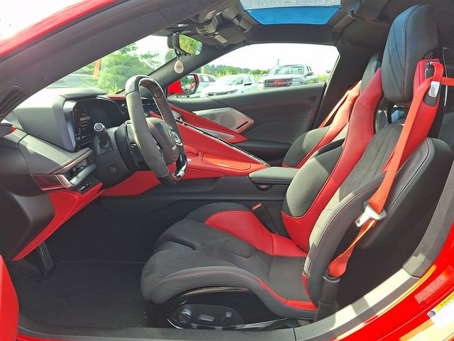 Used 2023 Chevrolet Corvette Z06 RWD image 2