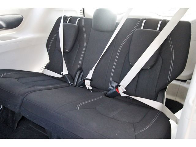 Used 2023 Chrysler Voyager LX image 13