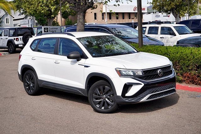 Used 2022 Volkswagen Taos S image 3