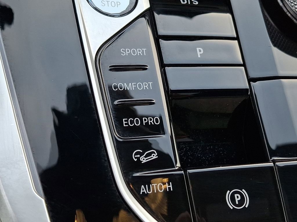 Certified 2024 BMW X7 xDrive40i w/ Executive Package image 20