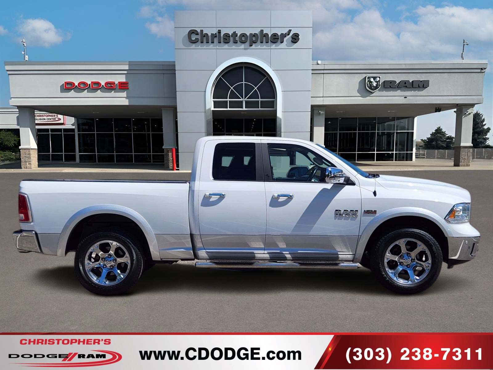 Used 2017 RAM 1500 Laramie w/ Convenience Group AWD/4WD image 2