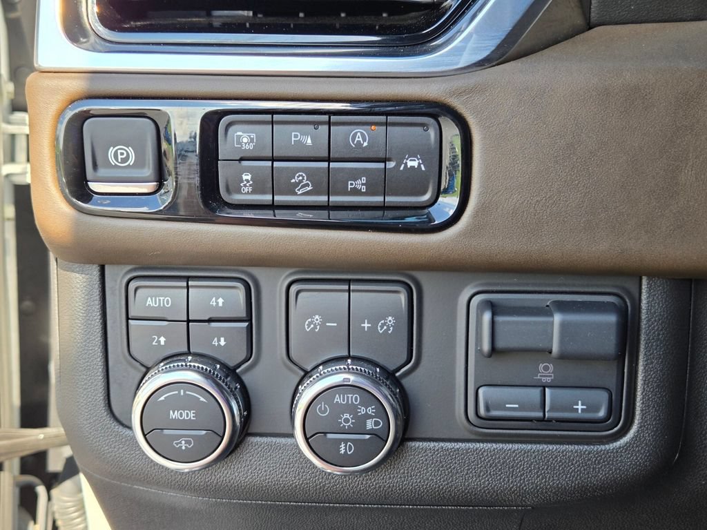 Used 2025 GMC Yukon Denali Ultimate AWD/4WD image 35