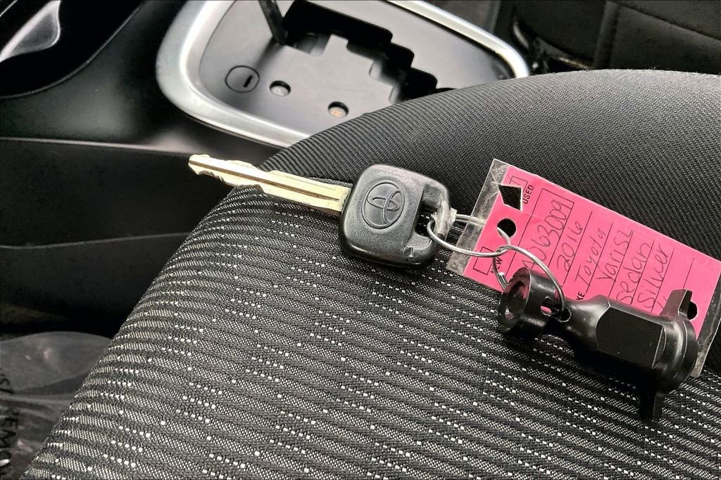 Used 2016 Toyota Yaris L image 13