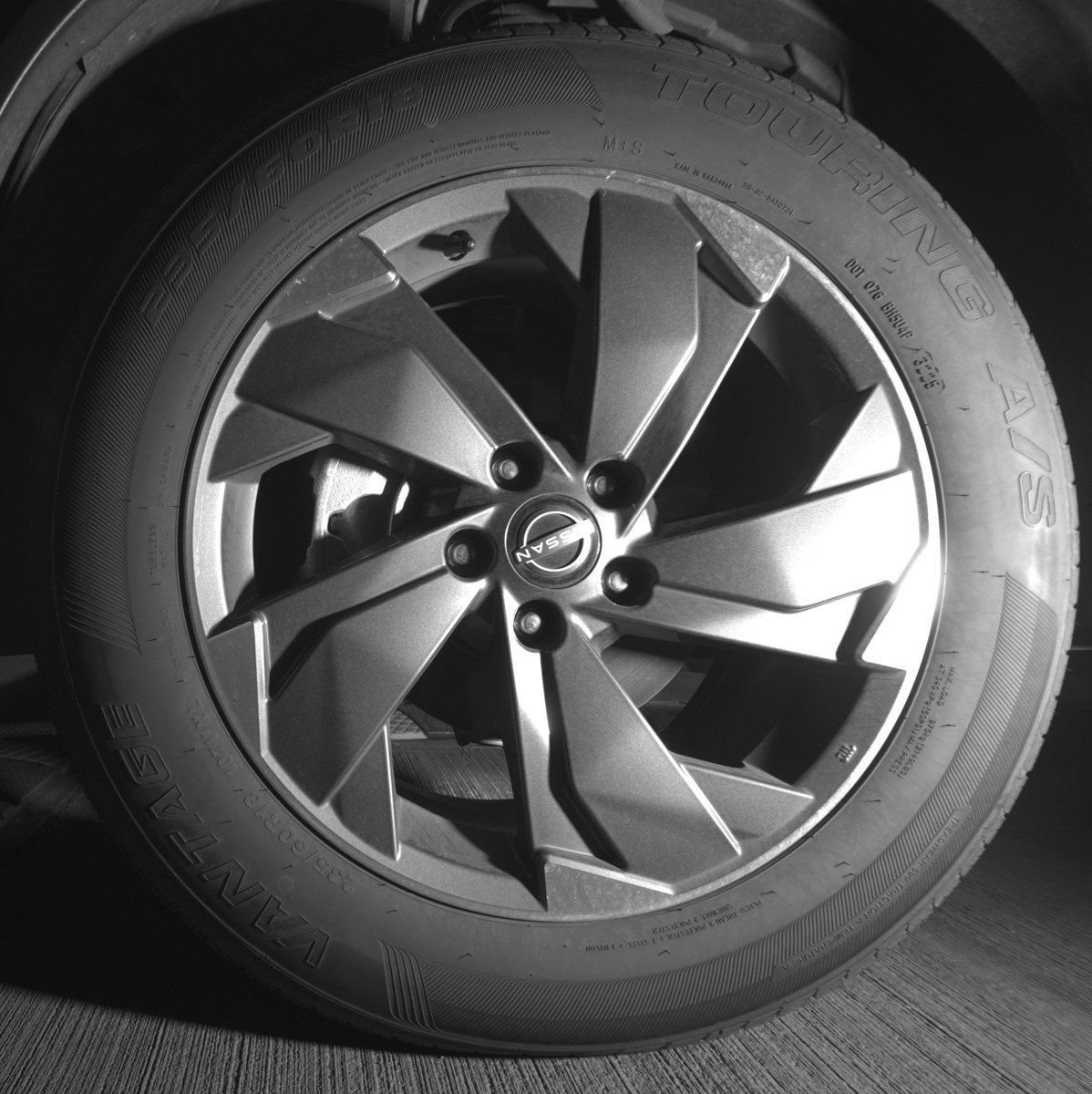 Used 2025 Nissan Rogue SV image 12