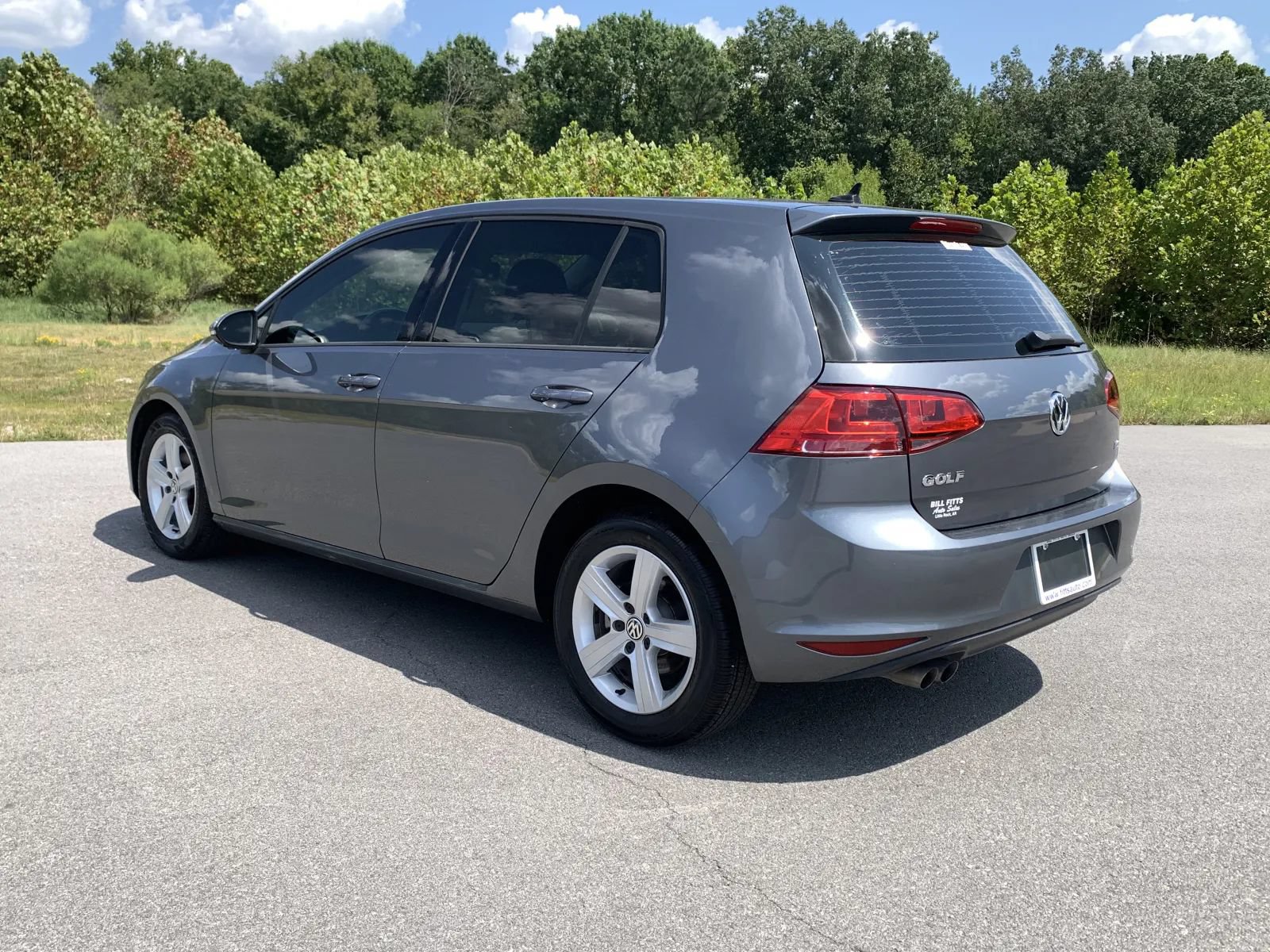 Used 2017 Volkswagen Golf 4-Door FWD image 5