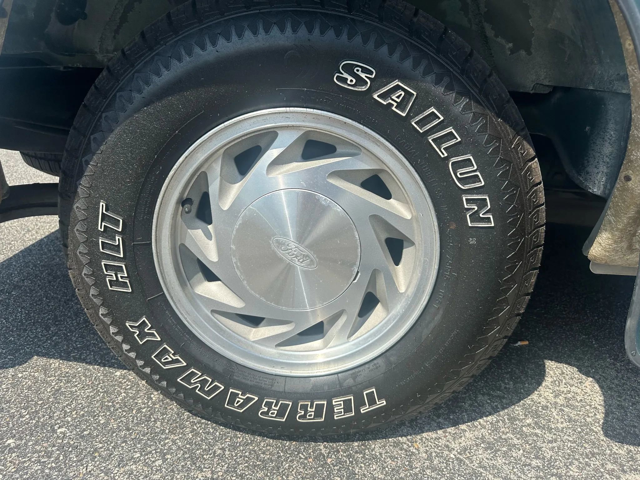 Used 1997 Ford E-150 and Econoline 150 image 39