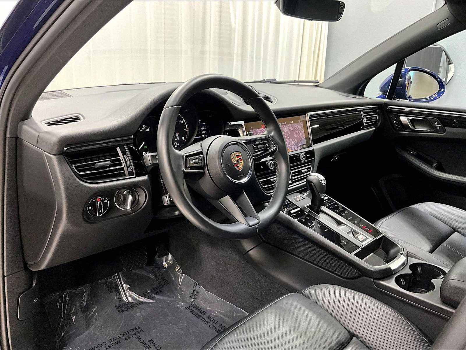 Used 2025 Porsche Macan image 7