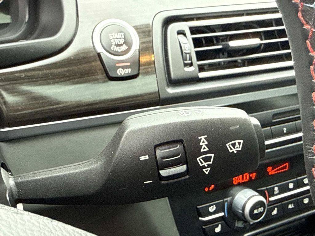Used 2013 BMW M5 RWD image 24