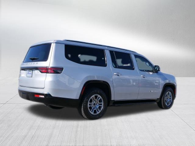 Used 2024 Jeep Wagoneer L Base image 3
