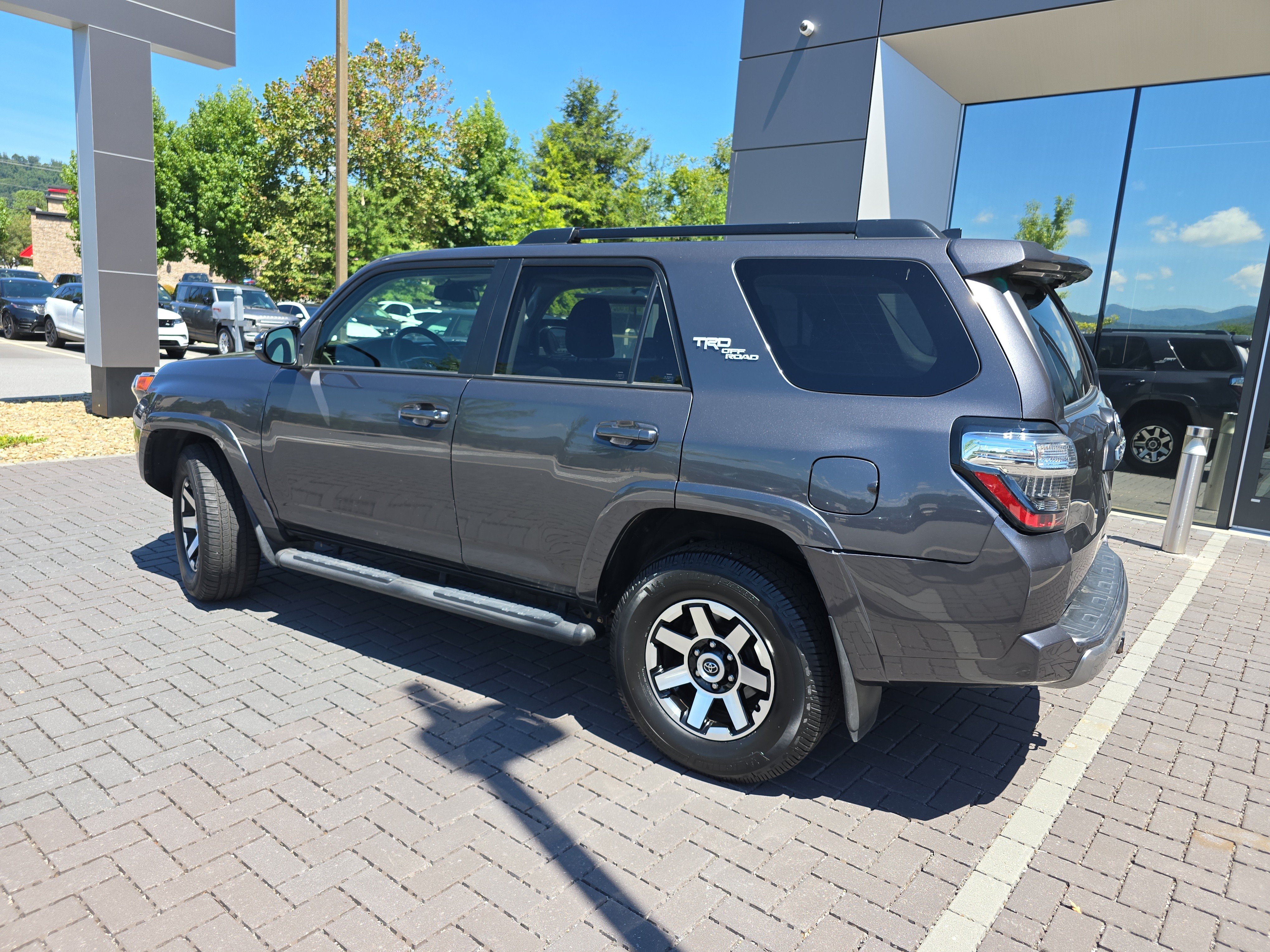 Used 2021 Toyota 4Runner TRD Off-Road Premium w/ Moonroof Package AWD/4WD image 7