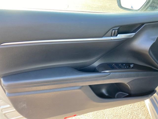 Used 2023 Toyota Camry SE image 14