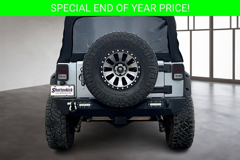 Used 2016 Jeep Wrangler Unlimited Rubicon w/ Connectivity Group image 5
