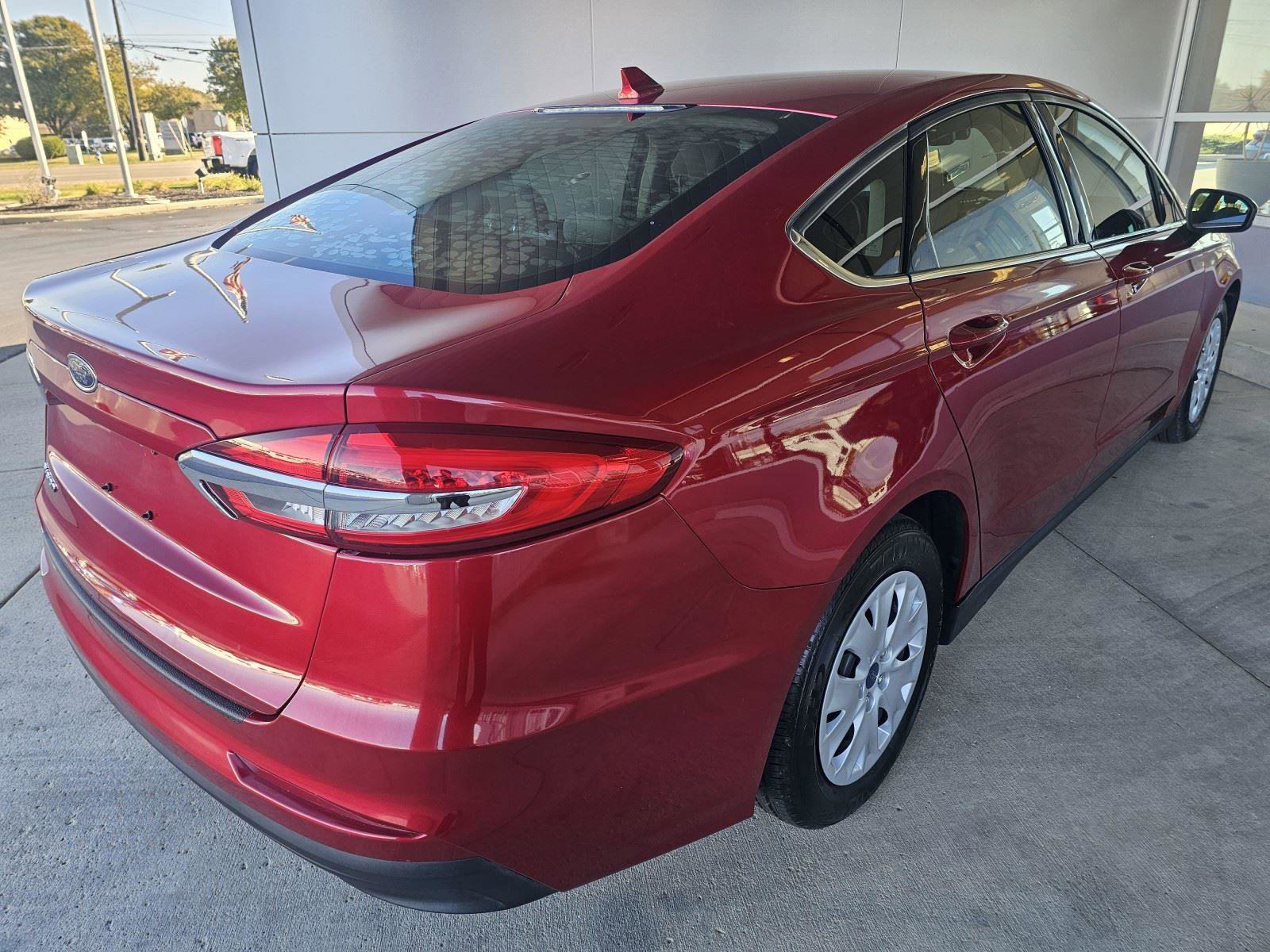 Used 2020 Ford Fusion S image 5