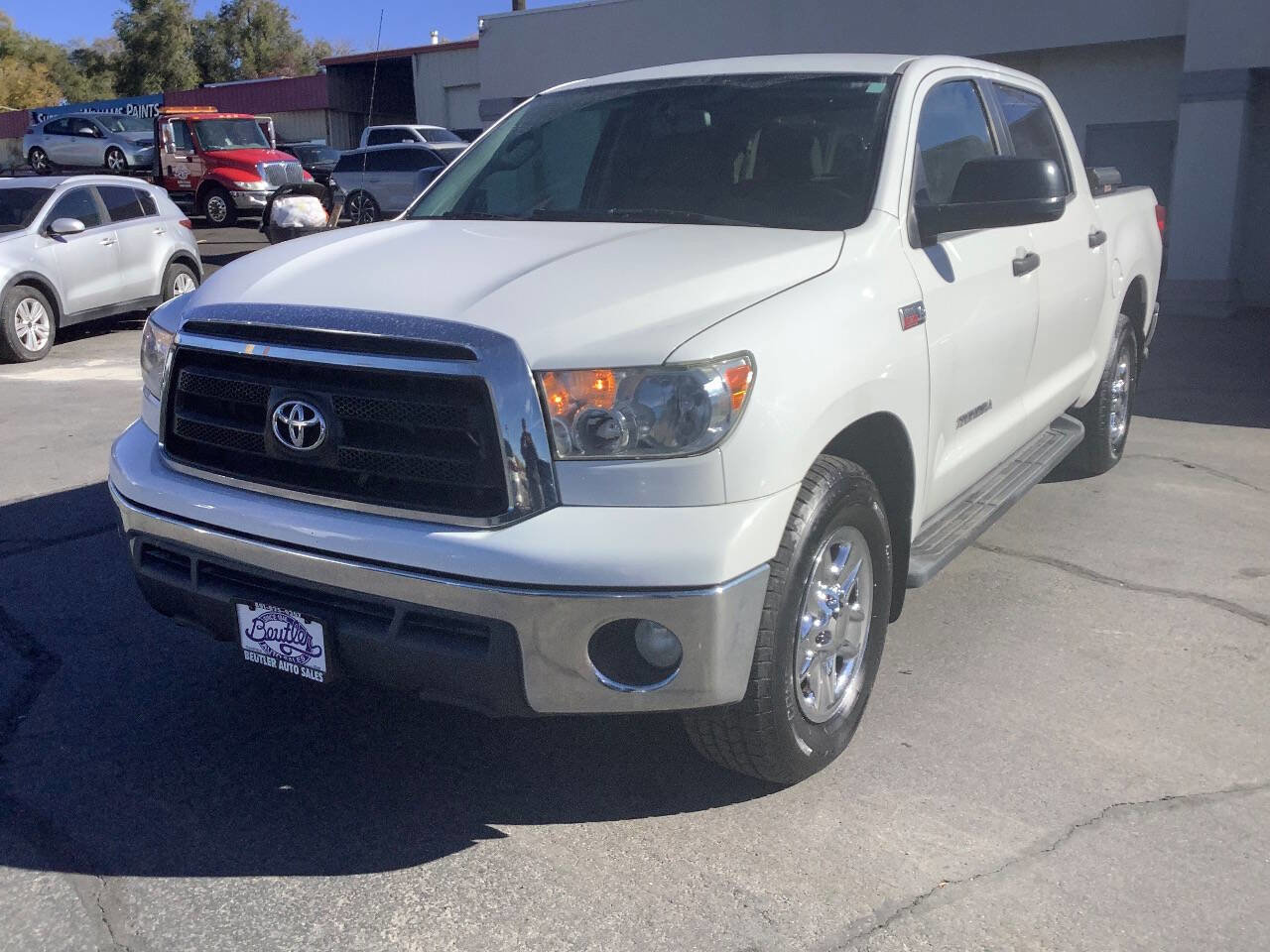 Used 2013 Toyota Tundra Grade 4x4 4dr CrewMax Cab Pick image 3