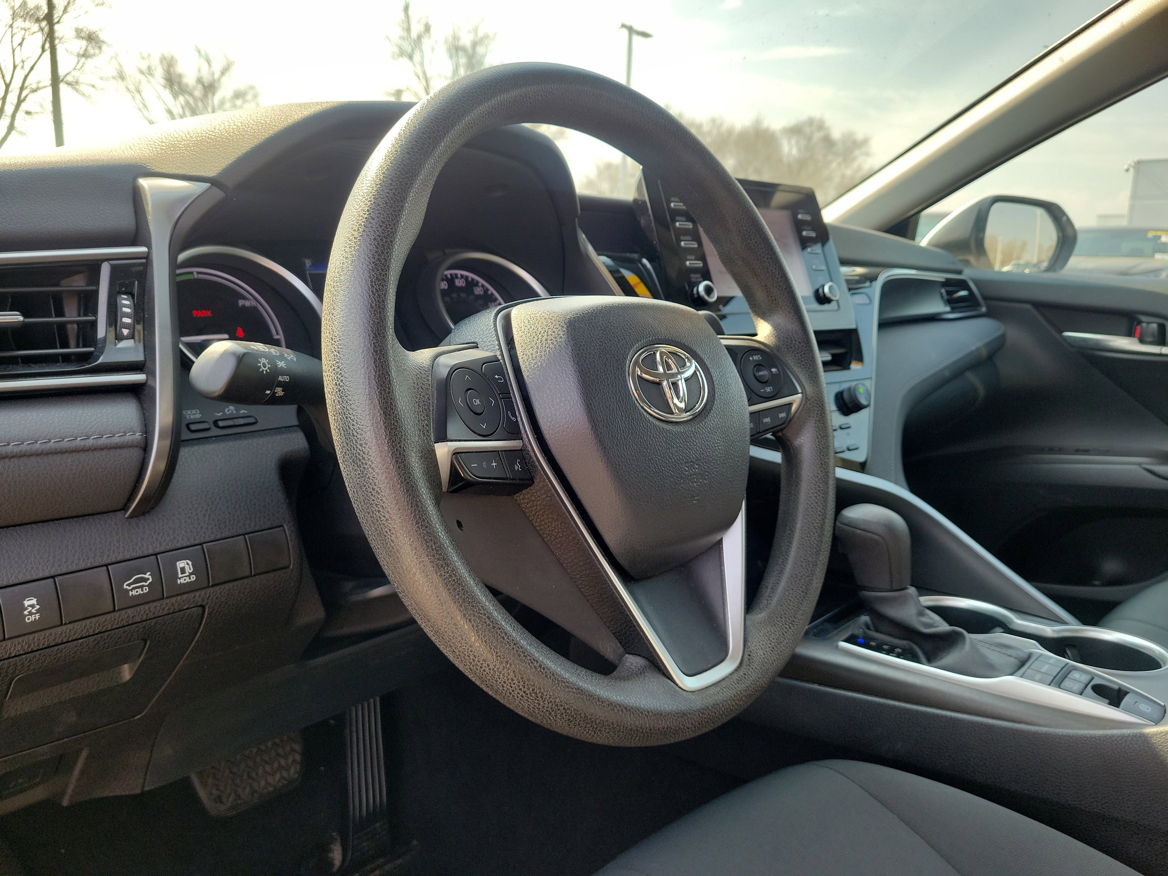 Used 2021 Toyota Camry LE image 13