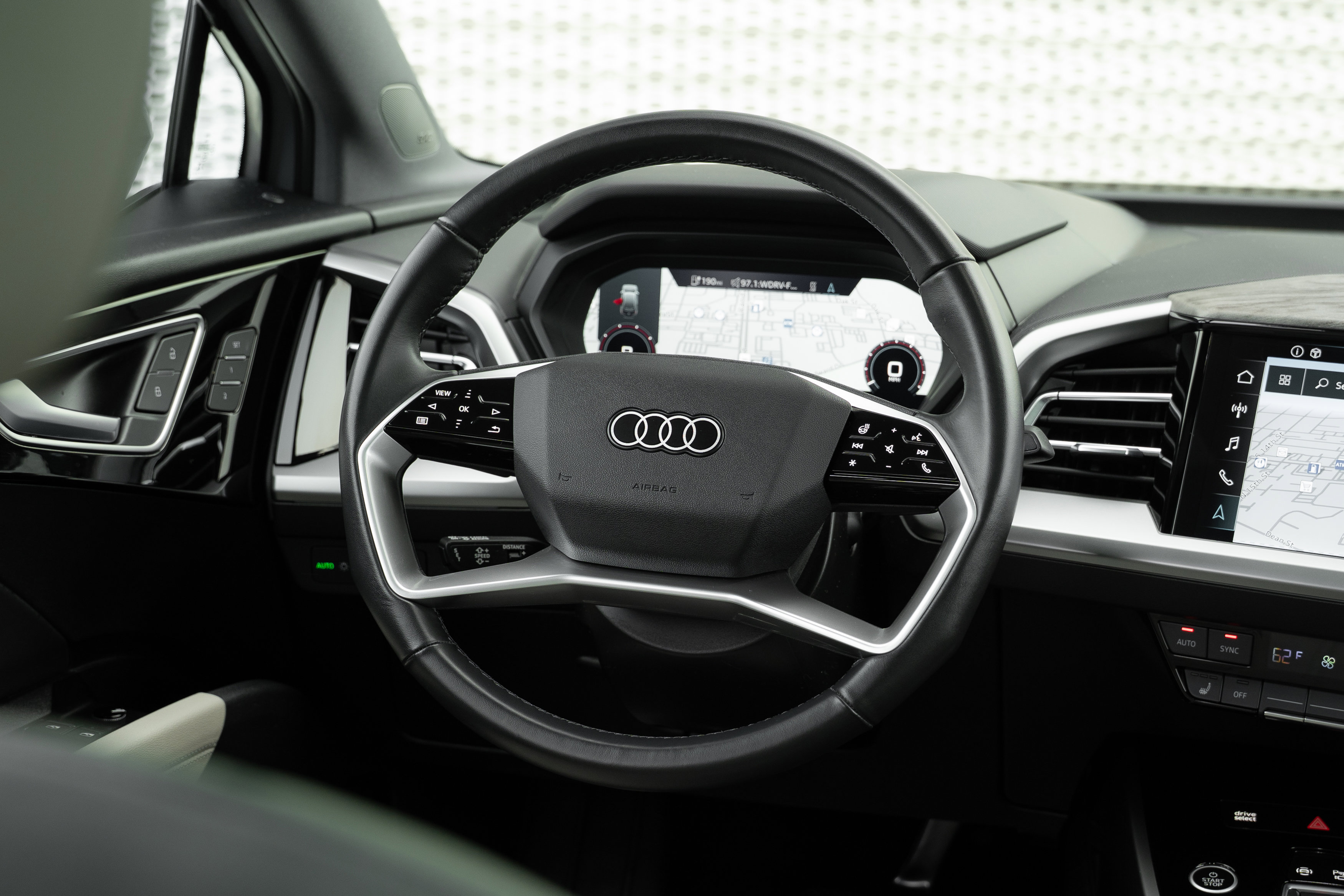 Certified 2024 Audi Q4 e-tron Prestige image 9