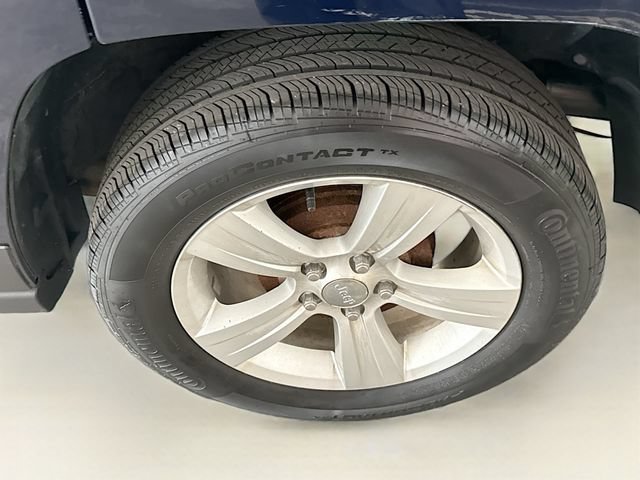 Used 2014 Jeep Patriot Latitude FWD image 28