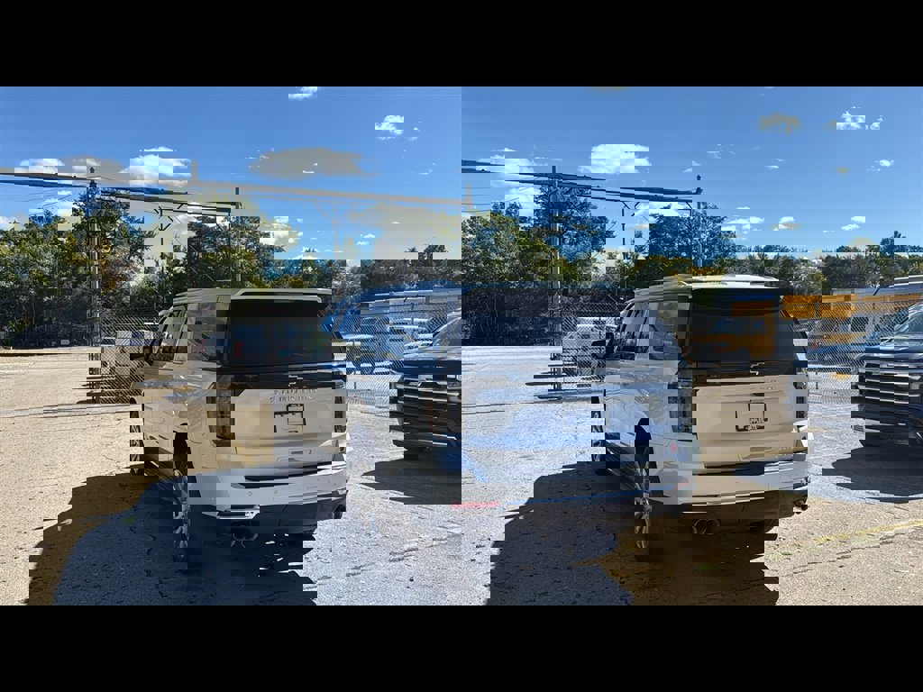 New 2026 Chevrolet Suburban Premier w/ Sun And Tow Package image 4