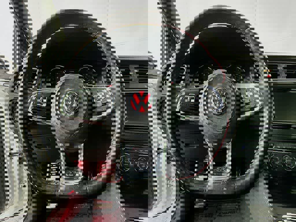 Used 2015 Volkswagen GTI Autobahn w/ Lighting Package (SEL) image 16